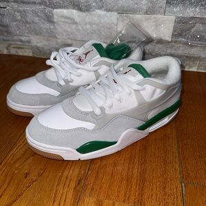 This is a Jordan Air Jordan 4 RM "Pine Green" size 7